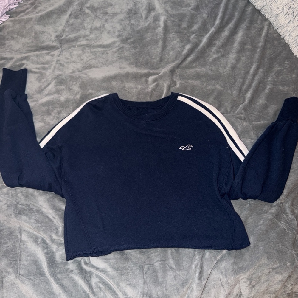 Holister Women's Navy cropped Sweater with White Stripes